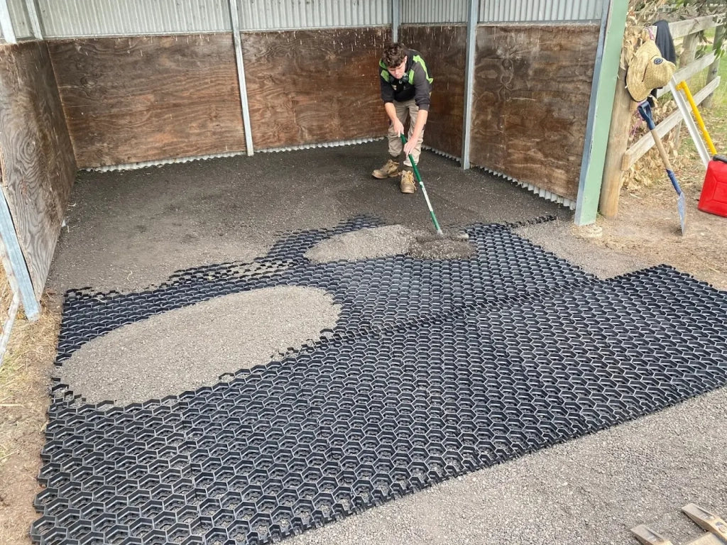 <p>Mud-Free Stables.<br/>Healthier Horses.</p>
